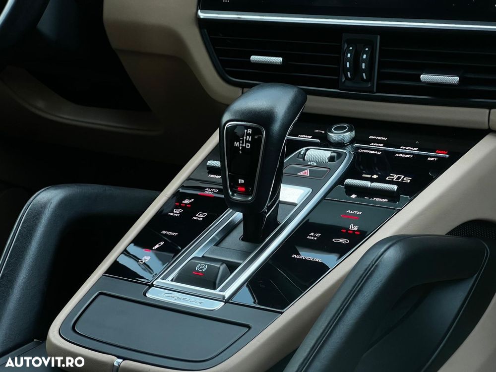 Porsche Cayenne - 12