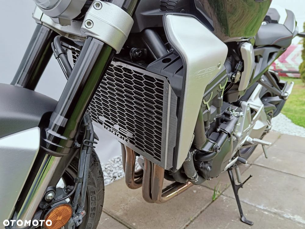 Honda CB - 16