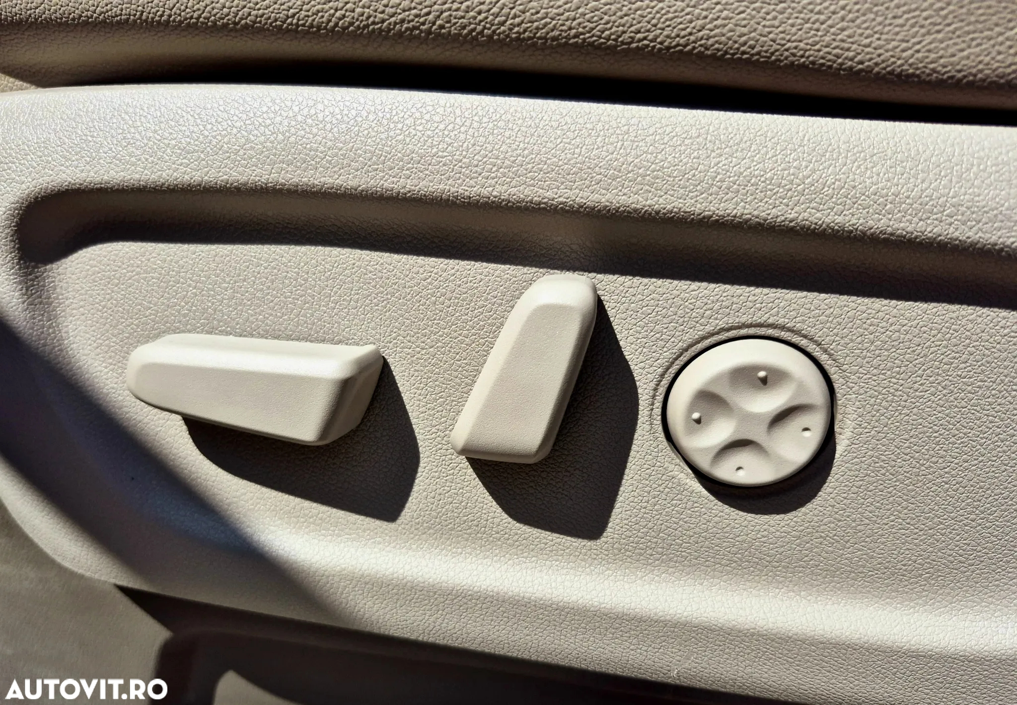 Kia Carnival - 35