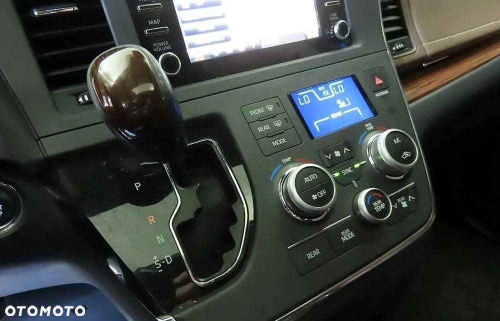 Toyota Sienna - 11
