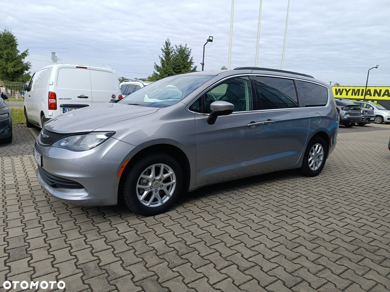 Chrysler Pacifica - 1