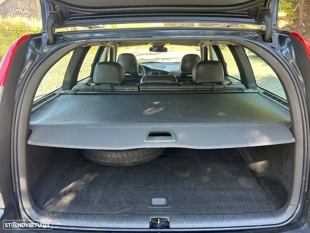 Volvo V70 2.0 T Nivel 3 - 12