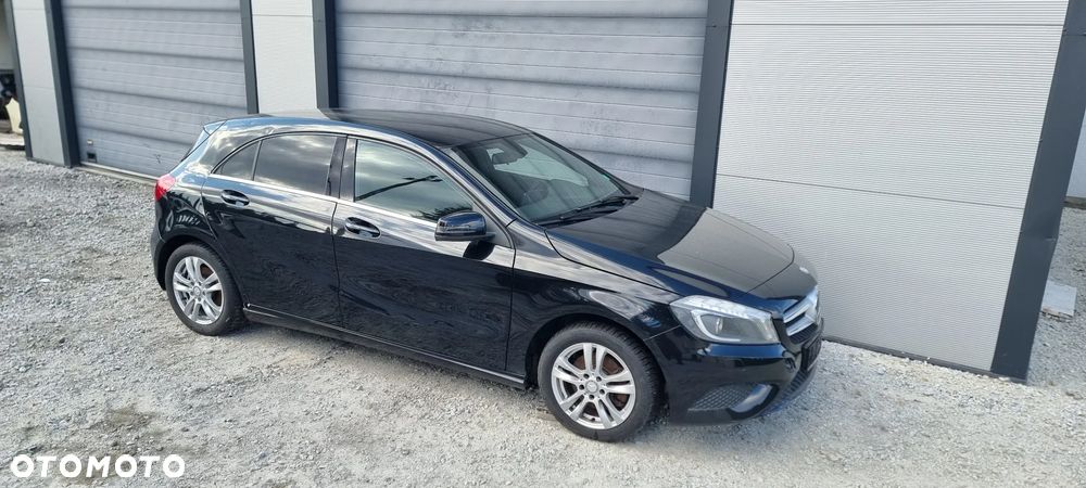 Mercedes-Benz Klasa A 180 (BlueEFFICIENCY) Style - 2