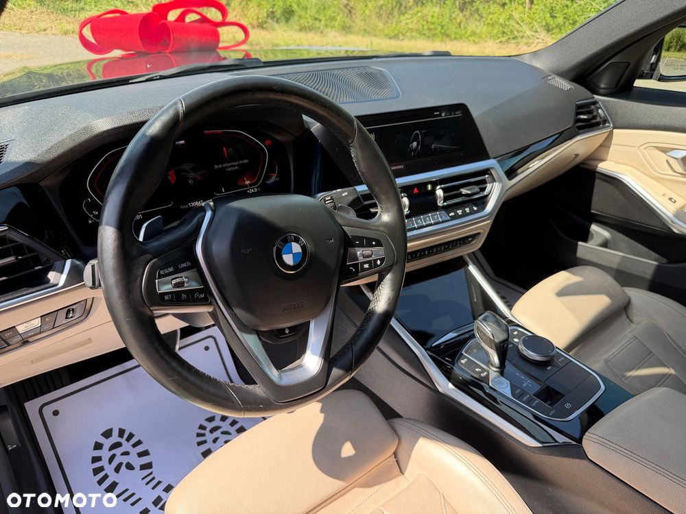 BMW Seria 3 330i xDrive M Sport - 19