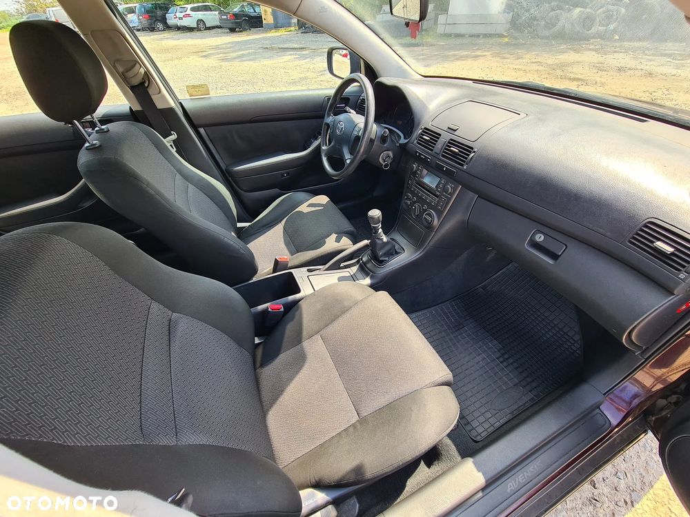 Toyota Avensis - 26