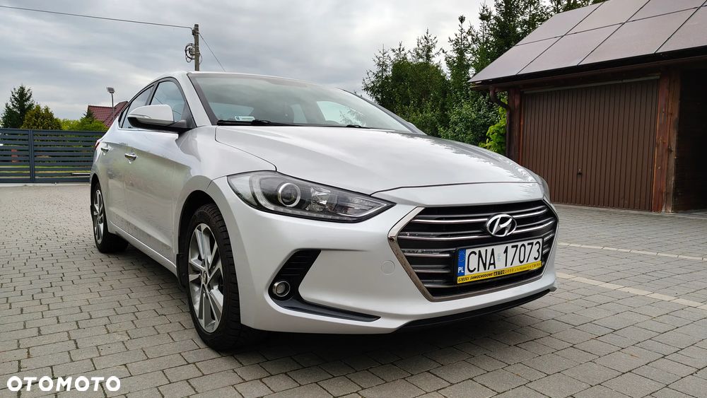 Hyundai Elantra - 2