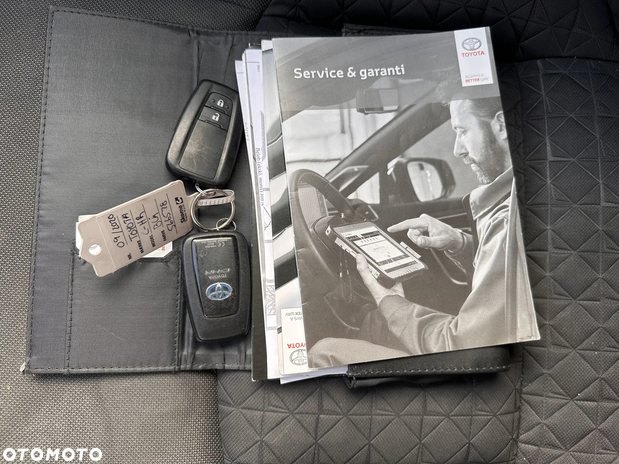 Toyota C-HR 1.8 Hybrid Business - 19