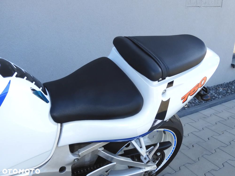 Suzuki GSX-R - 22