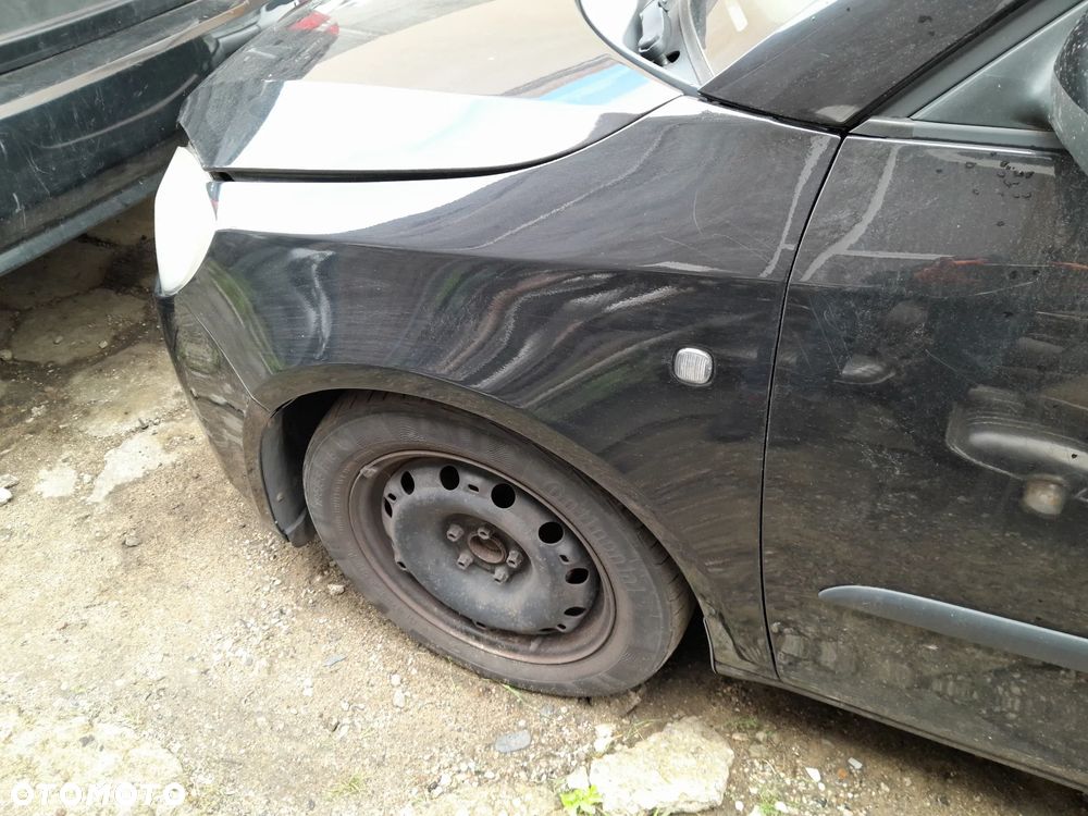 Błotnik przedni lewy SKODA Fabia II 07-10r. 9910 - 2