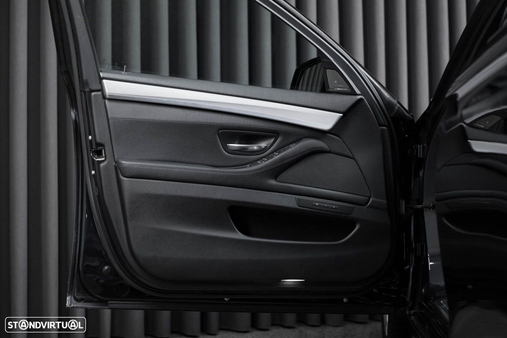 BMW 535 d xDrive Pack M Auto - 24