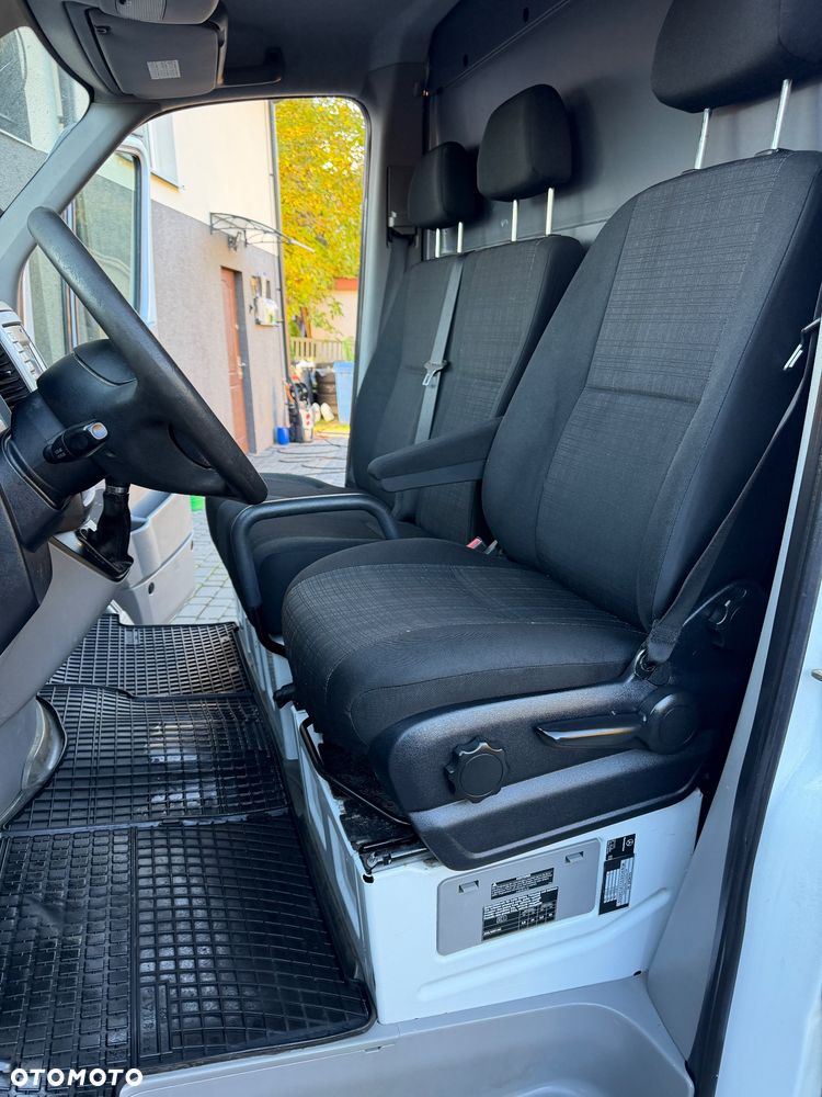 Mercedes-Benz Sprinter - 28