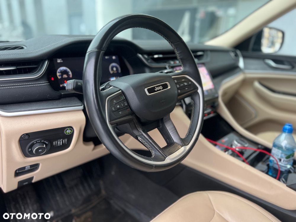 Jeep Grand Cherokee - 8