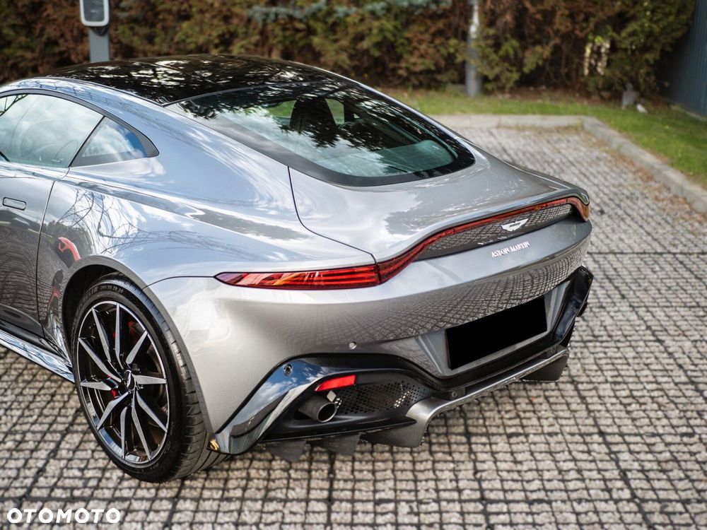 Aston Martin V8 Vantage - 9