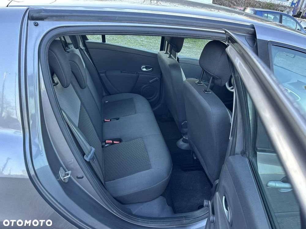 Renault Clio - 18