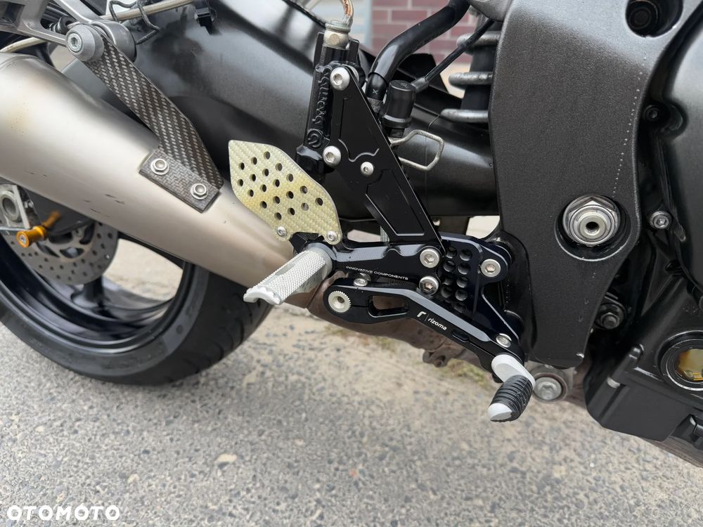 Yamaha FZ - 27