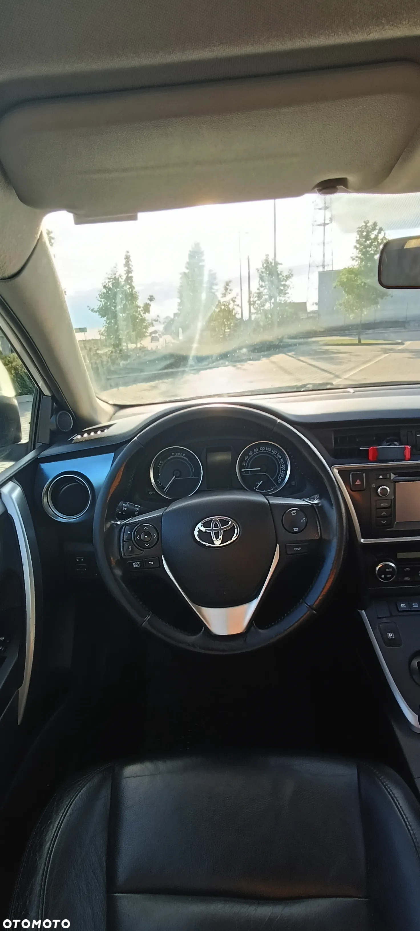 Toyota Auris 1.8 HSD Luna - 19