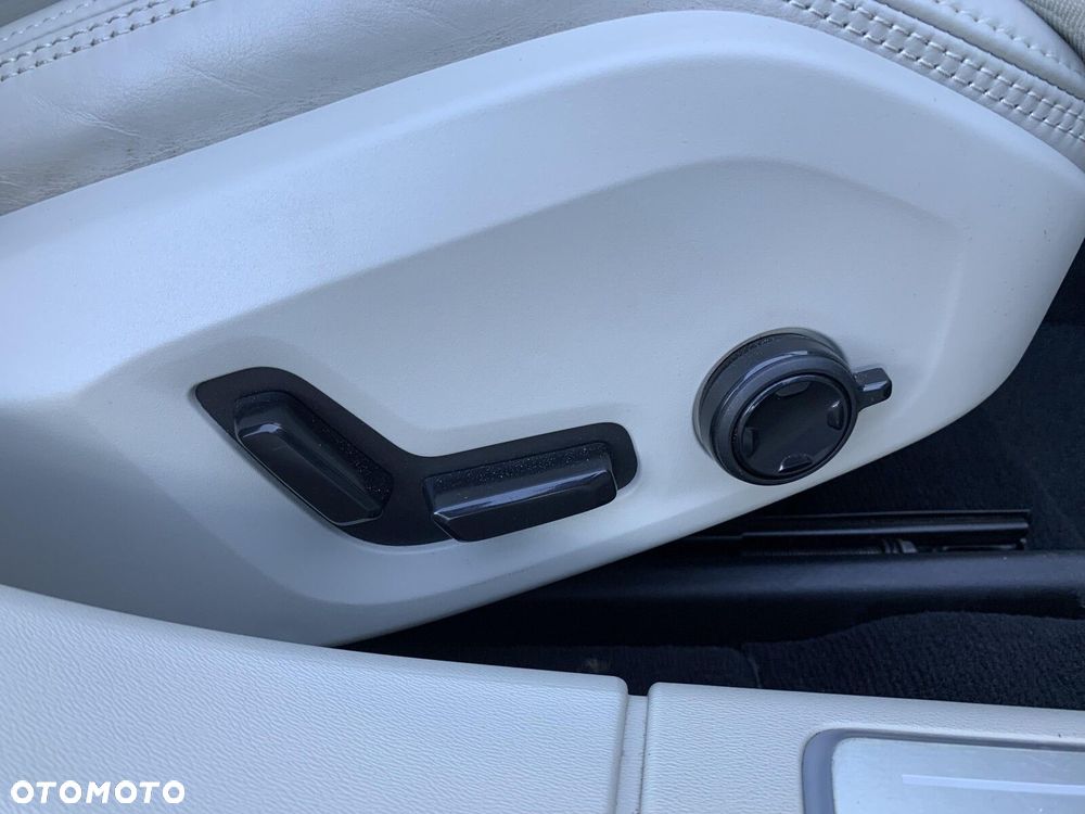 Volvo V90 Cross Country - 27