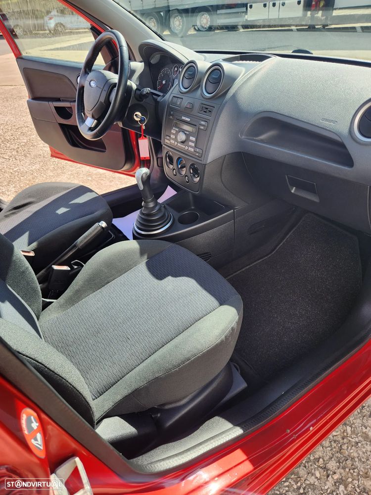 Ford Fiesta 1.4 Ghia Durashift EST - 17