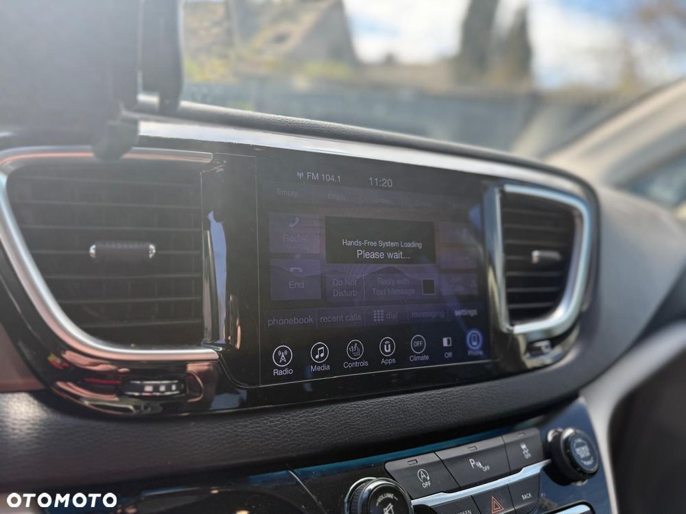Chrysler Pacifica - 23