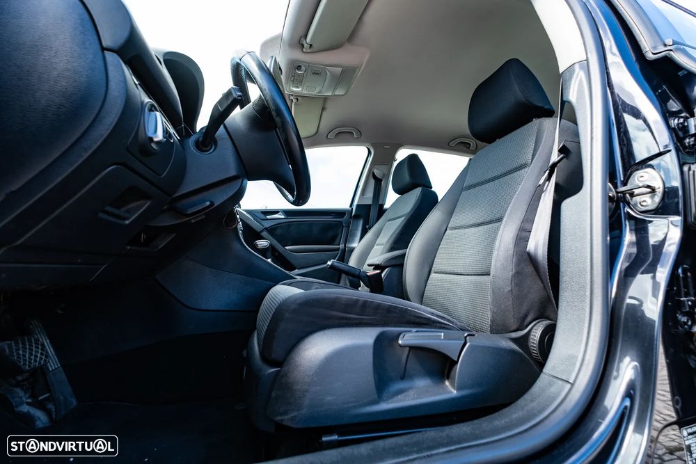 VW Golf 2.0 TDi Highline DSG - 22