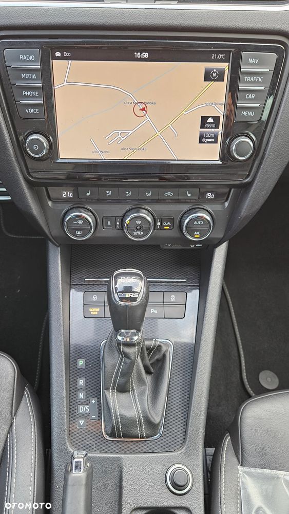 Skoda Octavia 2.0 TDI DSG RS - 25