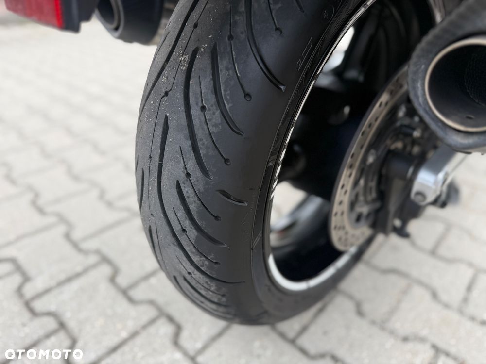 Yamaha FJR - 13