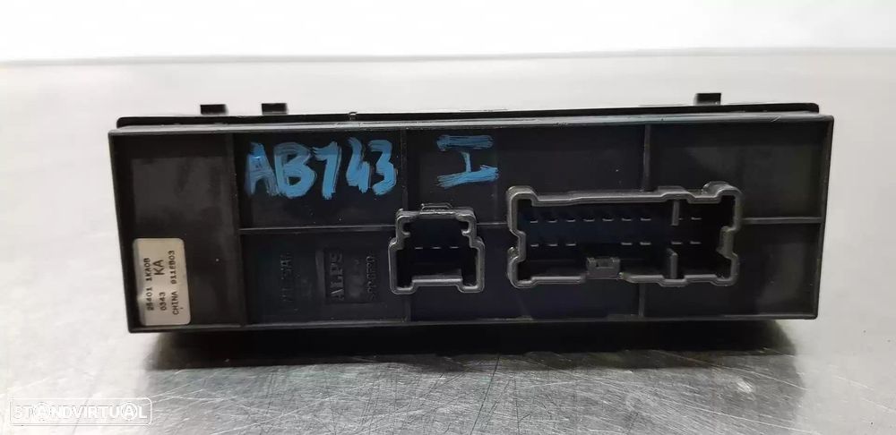 COMANDO ELEVADOR DE VIDRO FRONTAL ESQUERDO NISSAN JUKE 2013 -254011KA0B - 2