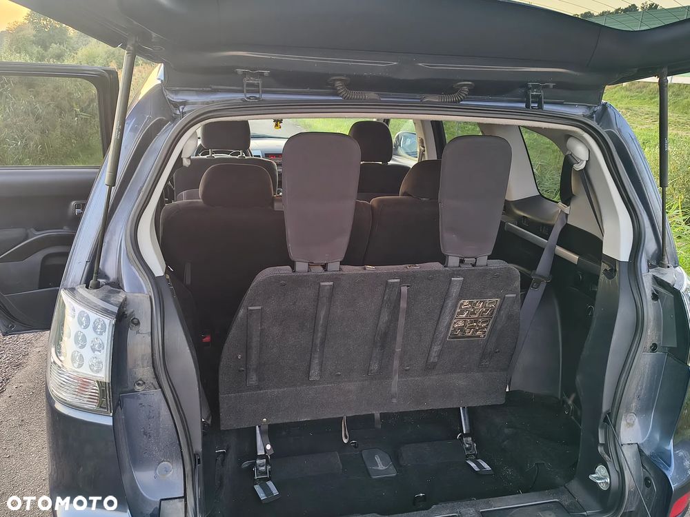 Mitsubishi Outlander 2.4 4WD Intense - 32