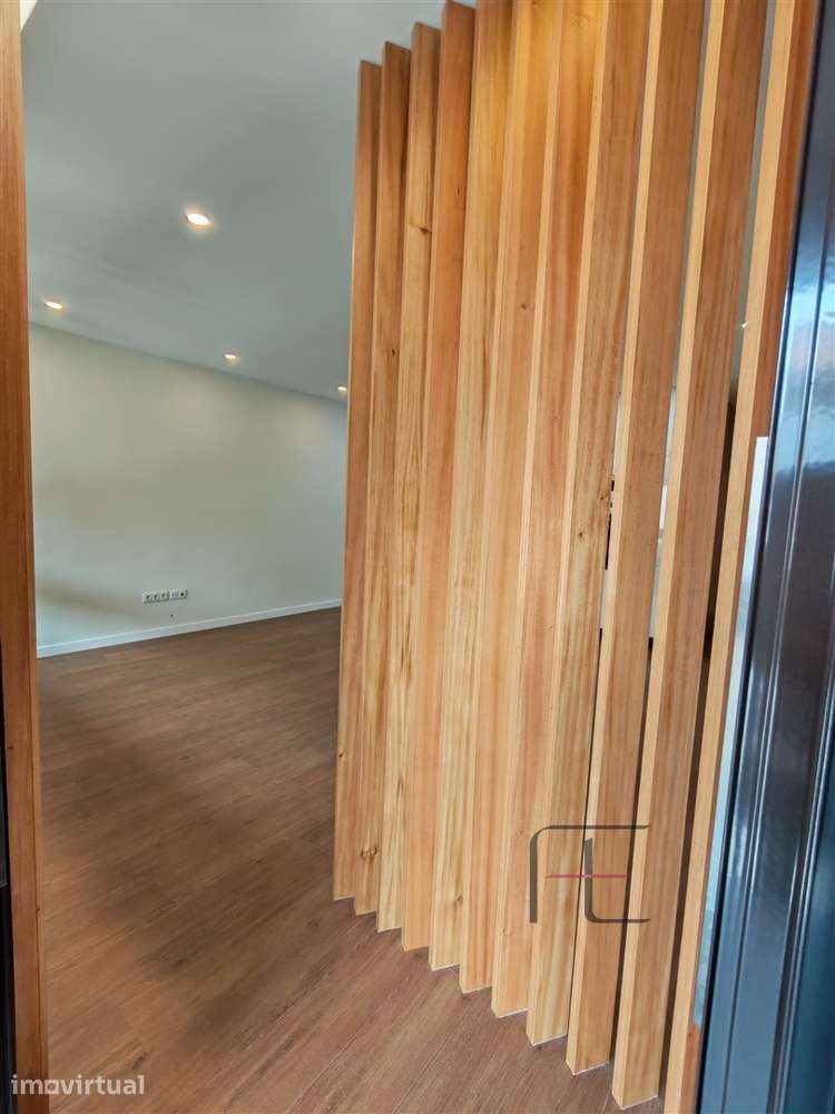 Apartamento T2 Remodelado – Terraço - Caxinas VDC - Grande imagem: 4/23
