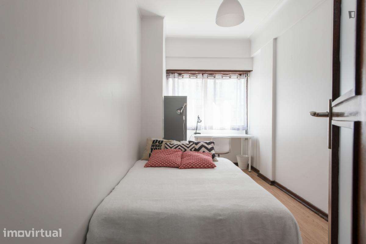 Quarto - localizado em Saldanha Lisbon - Grande imagem: 3/27