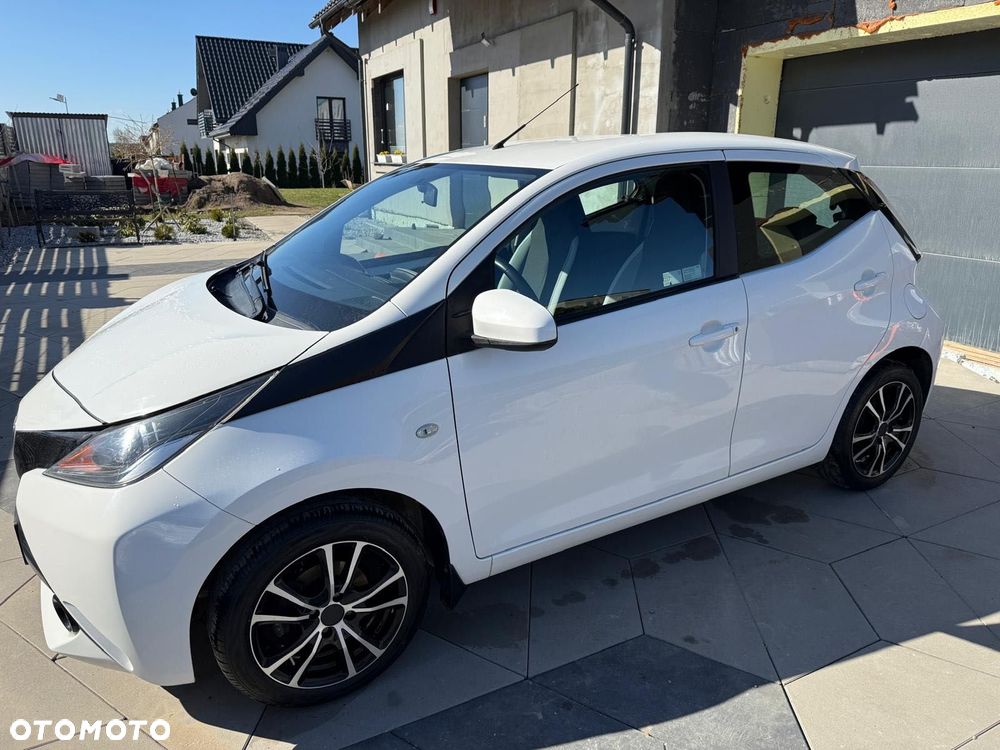Toyota Aygo x-play Edition-S - 1