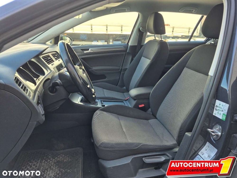 Volkswagen Golf - 12