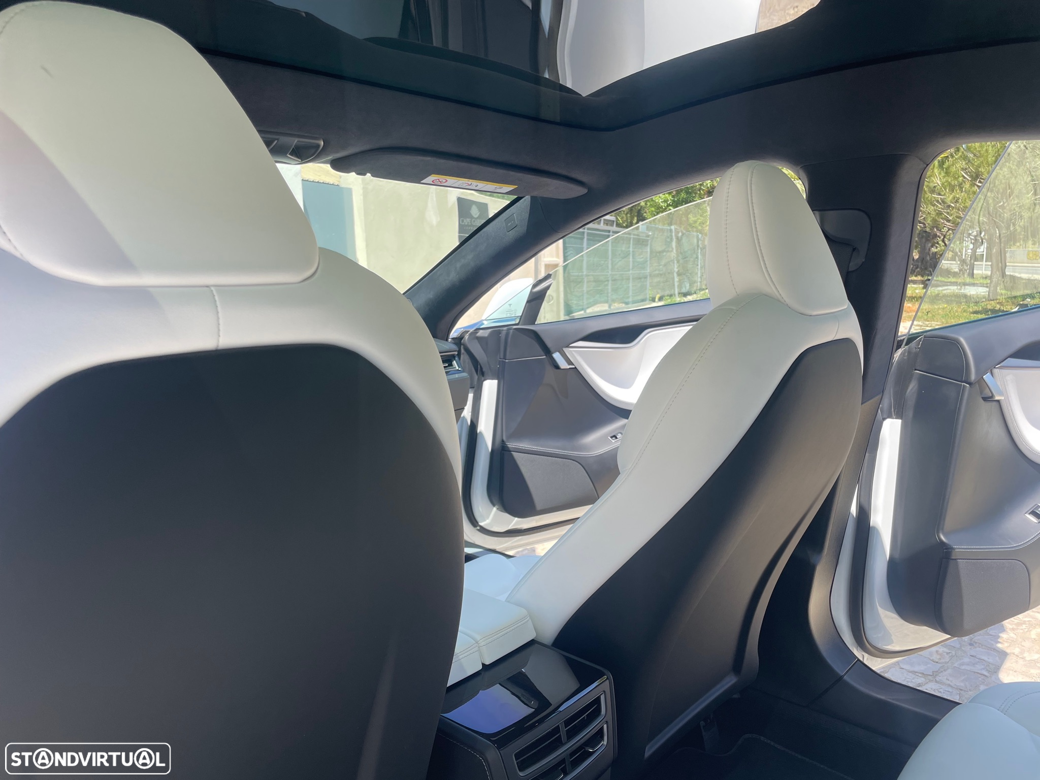 Tesla Model S Long Range - 11