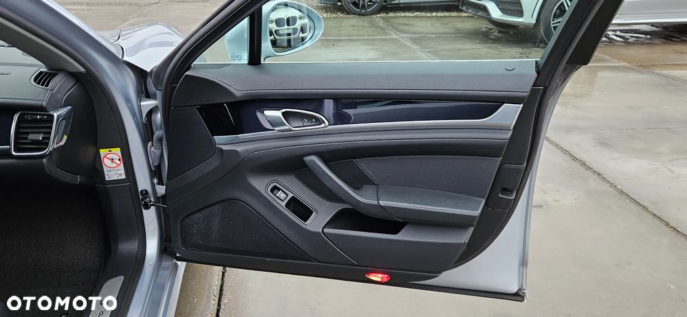Porsche Panamera - 39