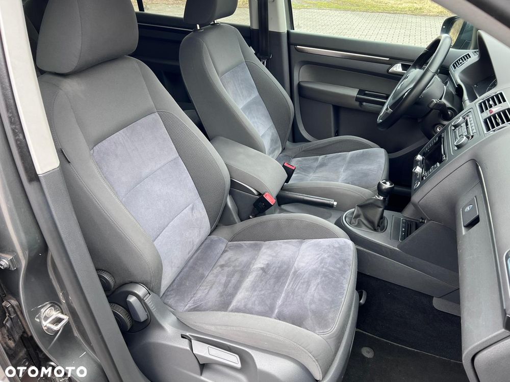 Volkswagen Touran 1.2 TSI STYLE - 35