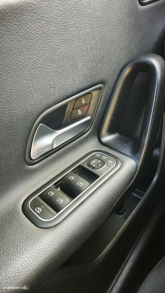 Mercedes-Benz CLA 180 d Shooting Brake Business Solutions Aut. - 23