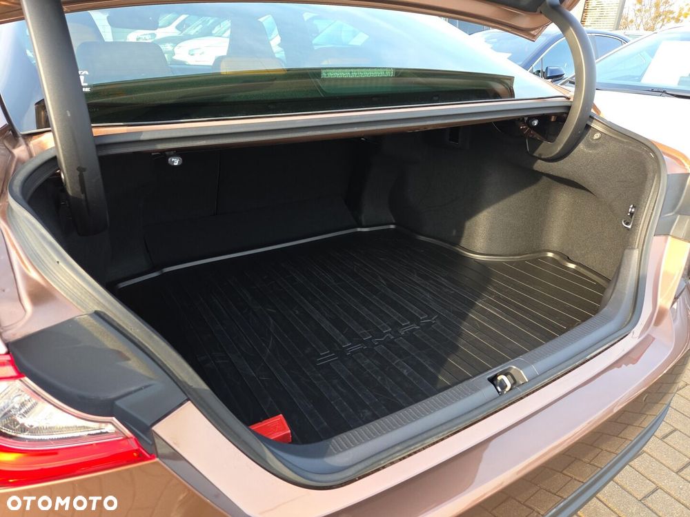 Toyota Camry 2.5 Hybrid Dynamic Force Prestige e-CVT - 31