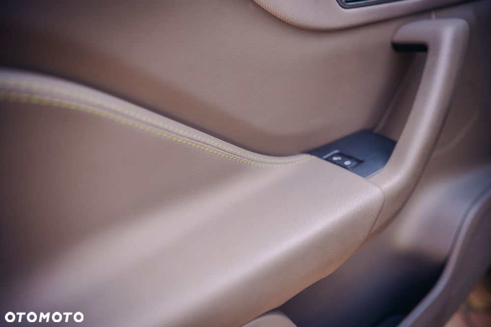 Jaguar F-Pace 2.0 i4D AWD R-Sport - 24