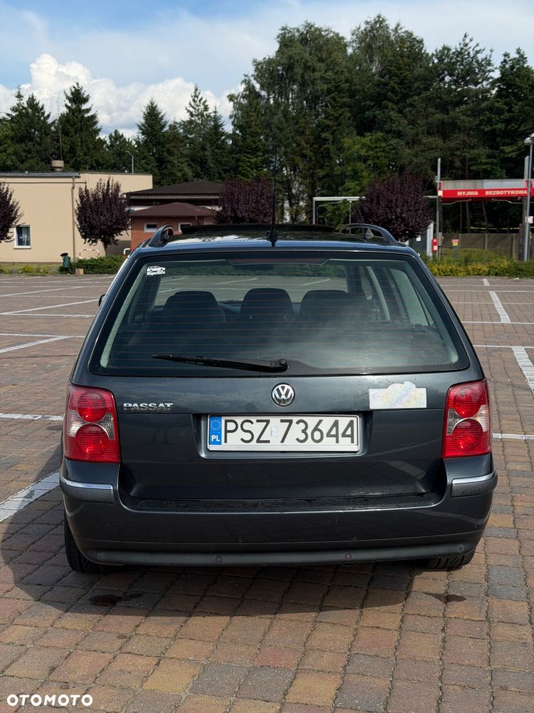 Volkswagen Passat 1.6 Basis - 2