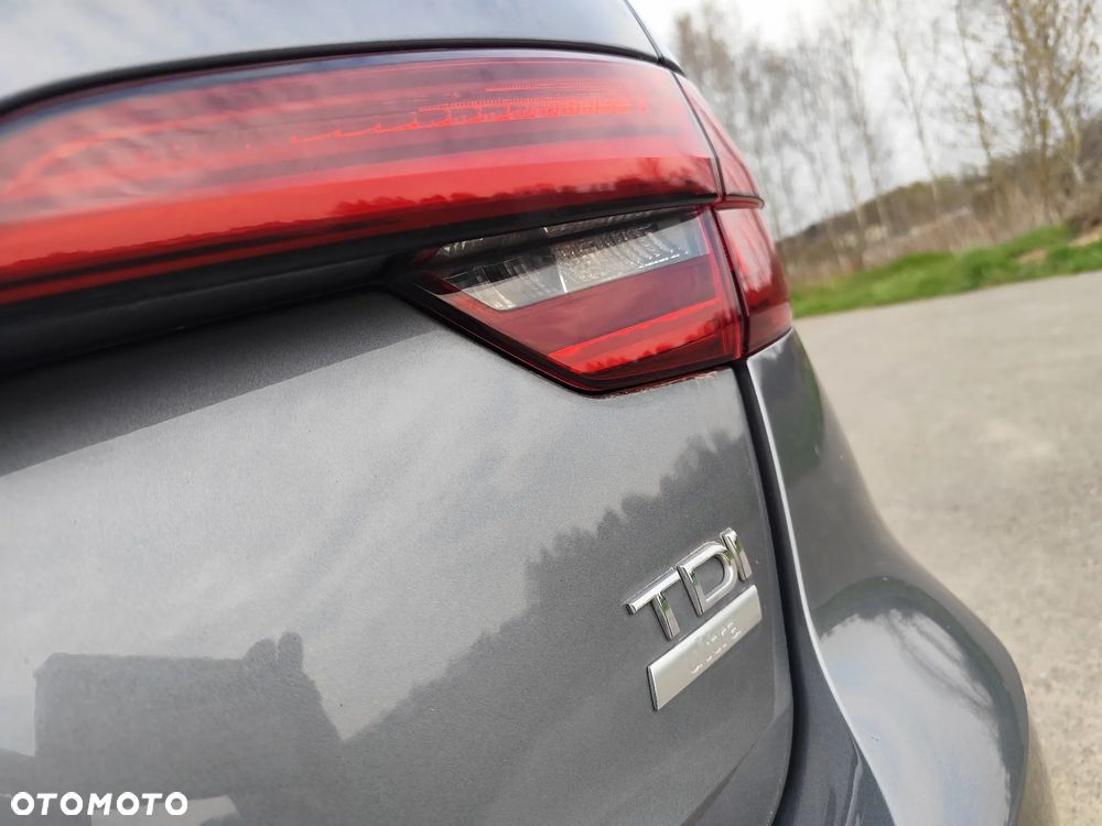 Audi A4 Avant 2.0 TDI - 10