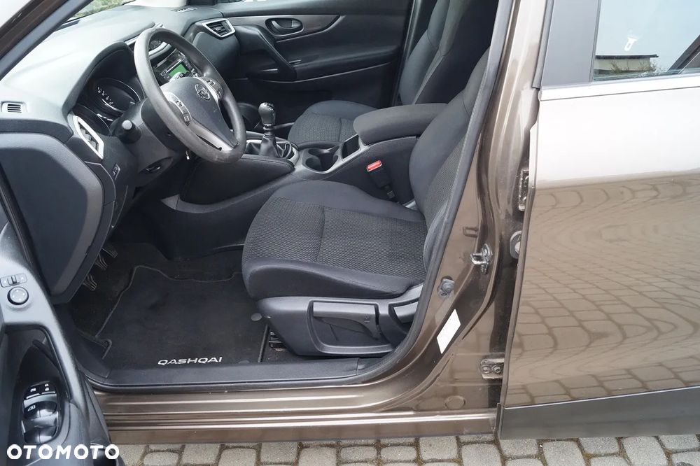 Nissan Qashqai 1.2 DIG-T N-Vision - 19