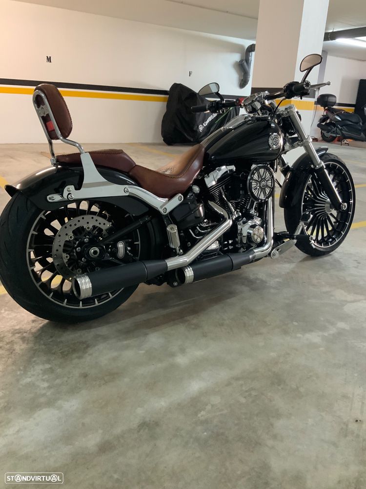 Harley-Davidson Breakout - 3