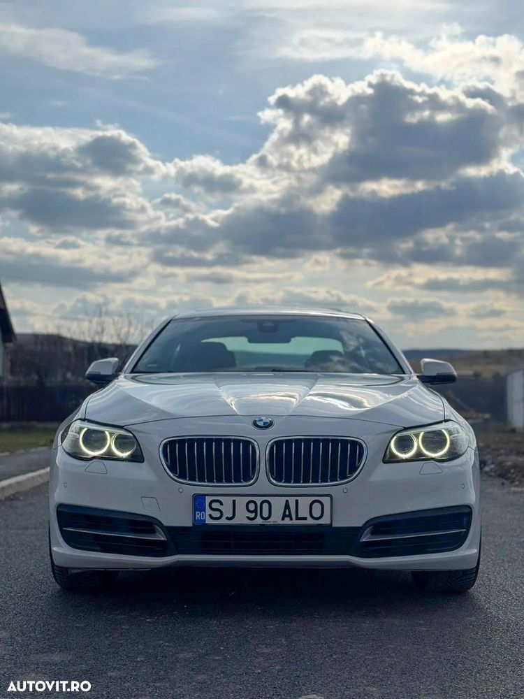 BMW Seria 5 520d Aut. Luxury Line - 12