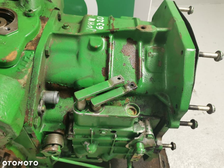 Przekładnia manualna John Deere 6330 {L166551 L166551 L166553 L1665534} - 7