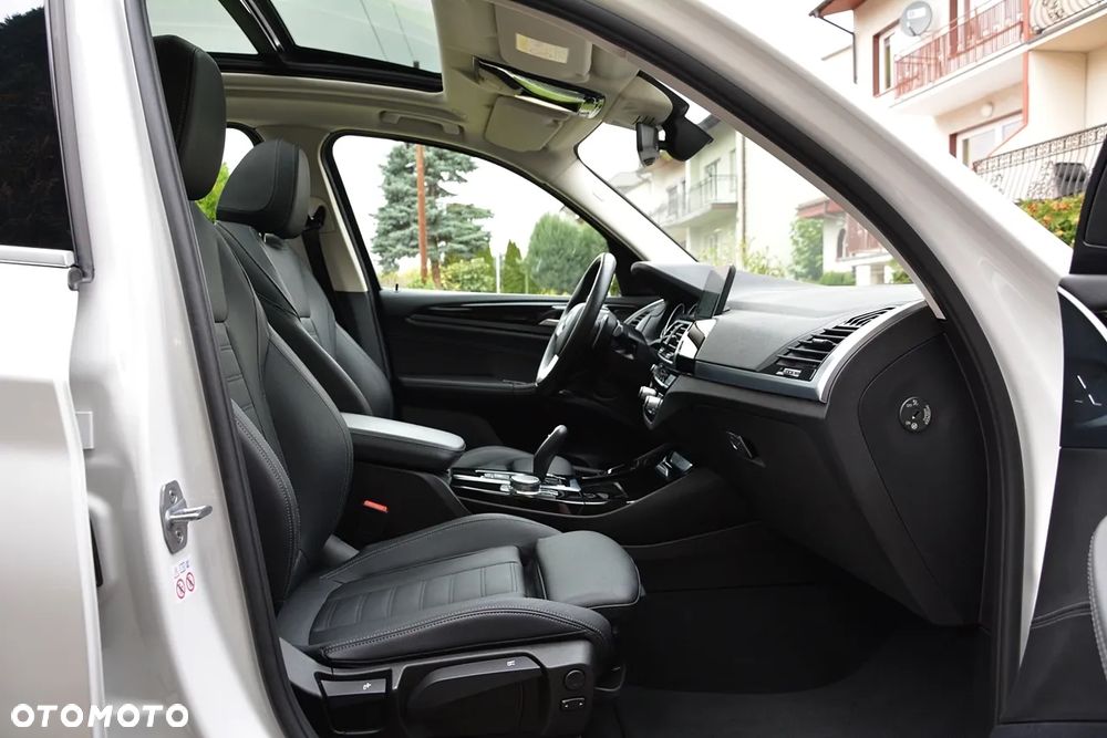 BMW X3 xDrive20d xLine - 27