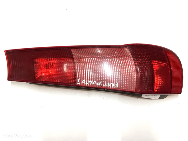 LAMPA TYŁ PRAWA FIAT	PUNTO I 1993-