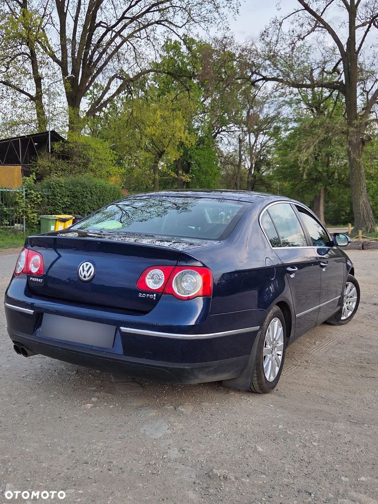 Volkswagen Passat 2.0 FSI Comfortline - 12