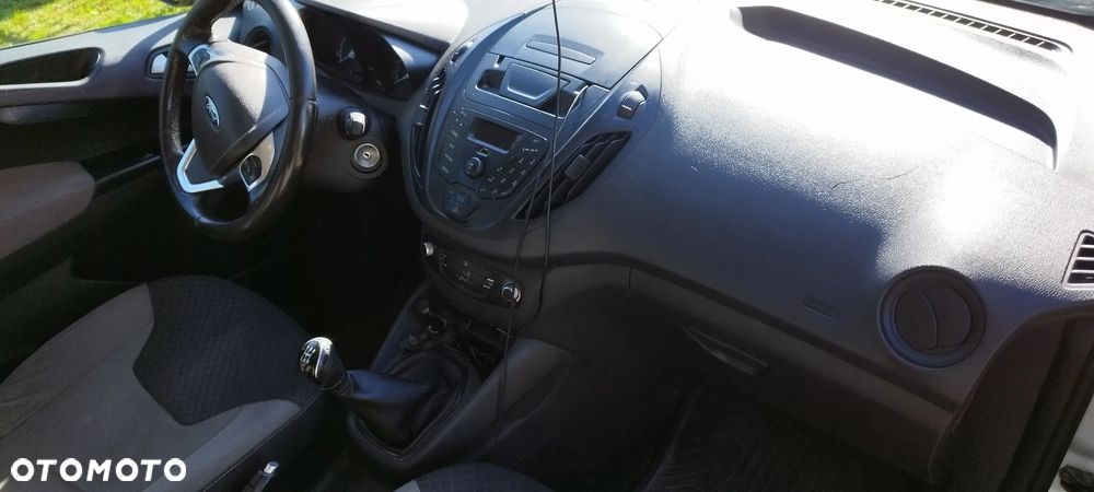 Ford Tourneo Courier - 17
