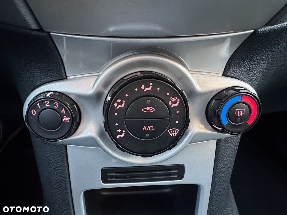 Ford Fiesta 1.4 Titanium EU6 - 10