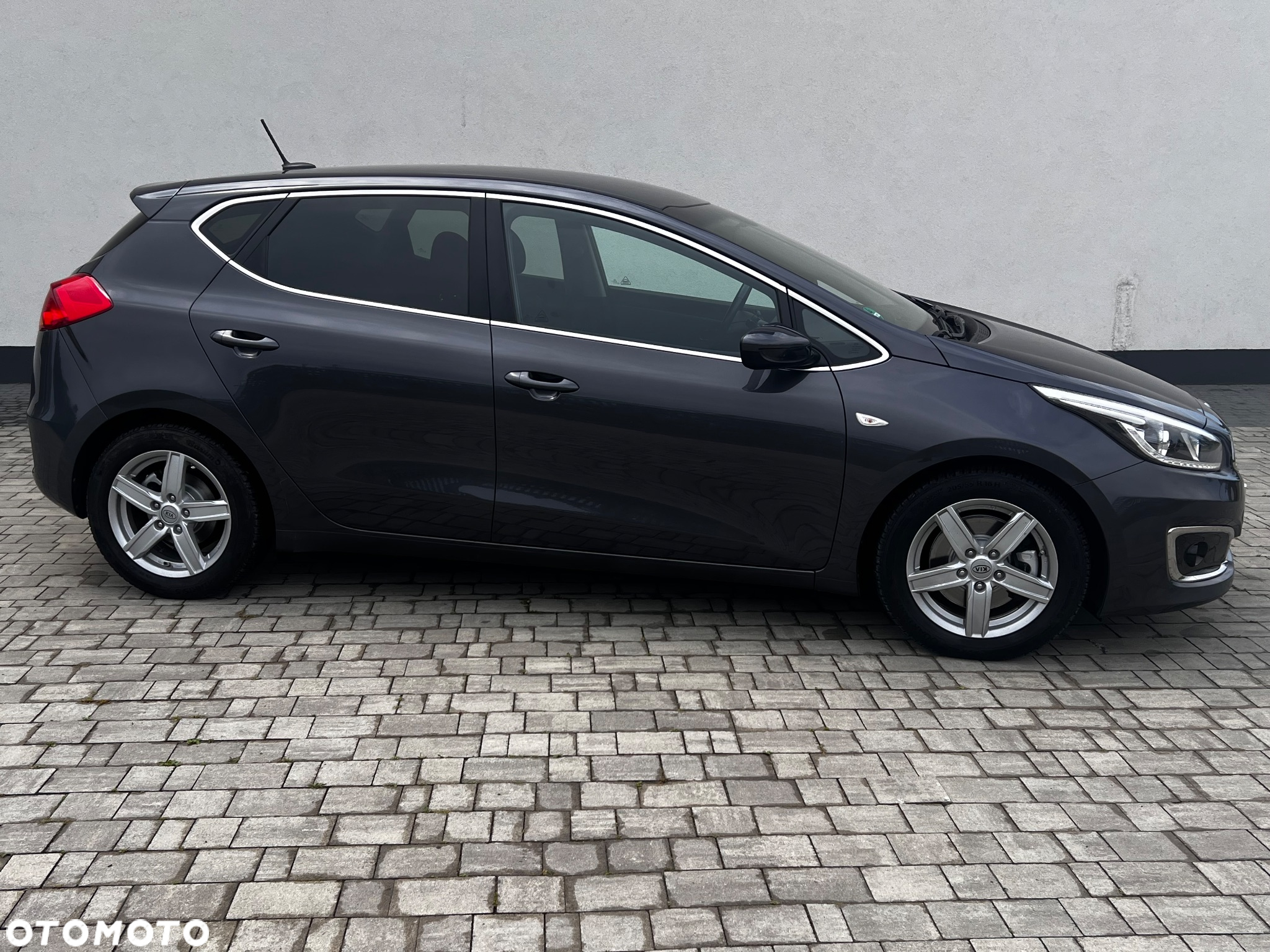 Kia Ceed 1.6 GDI Dream-Team Edition - 3